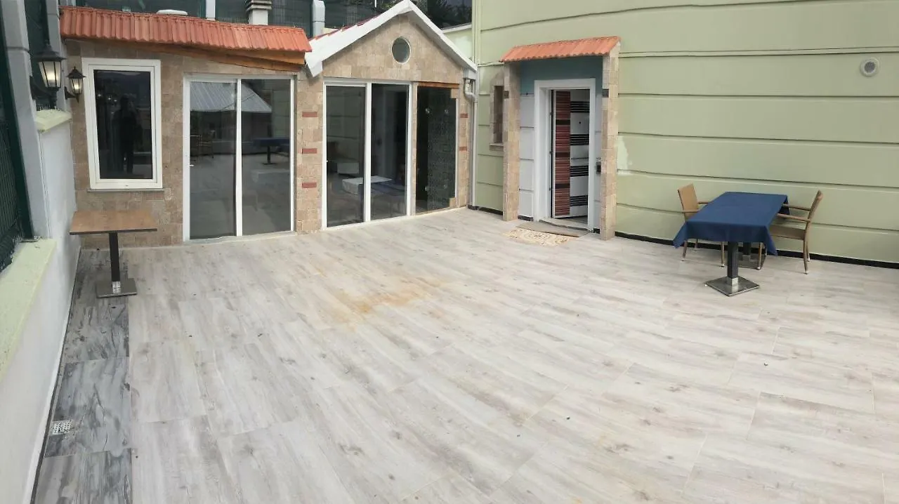 White House Izmir Bed and Breakfast